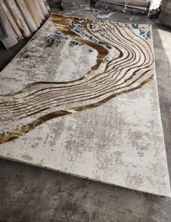 Marble-Inspired Metallic Rug