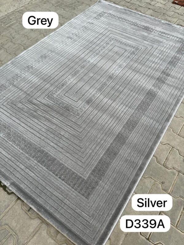 Modern Geometric Rug in Grey with Silver Accents