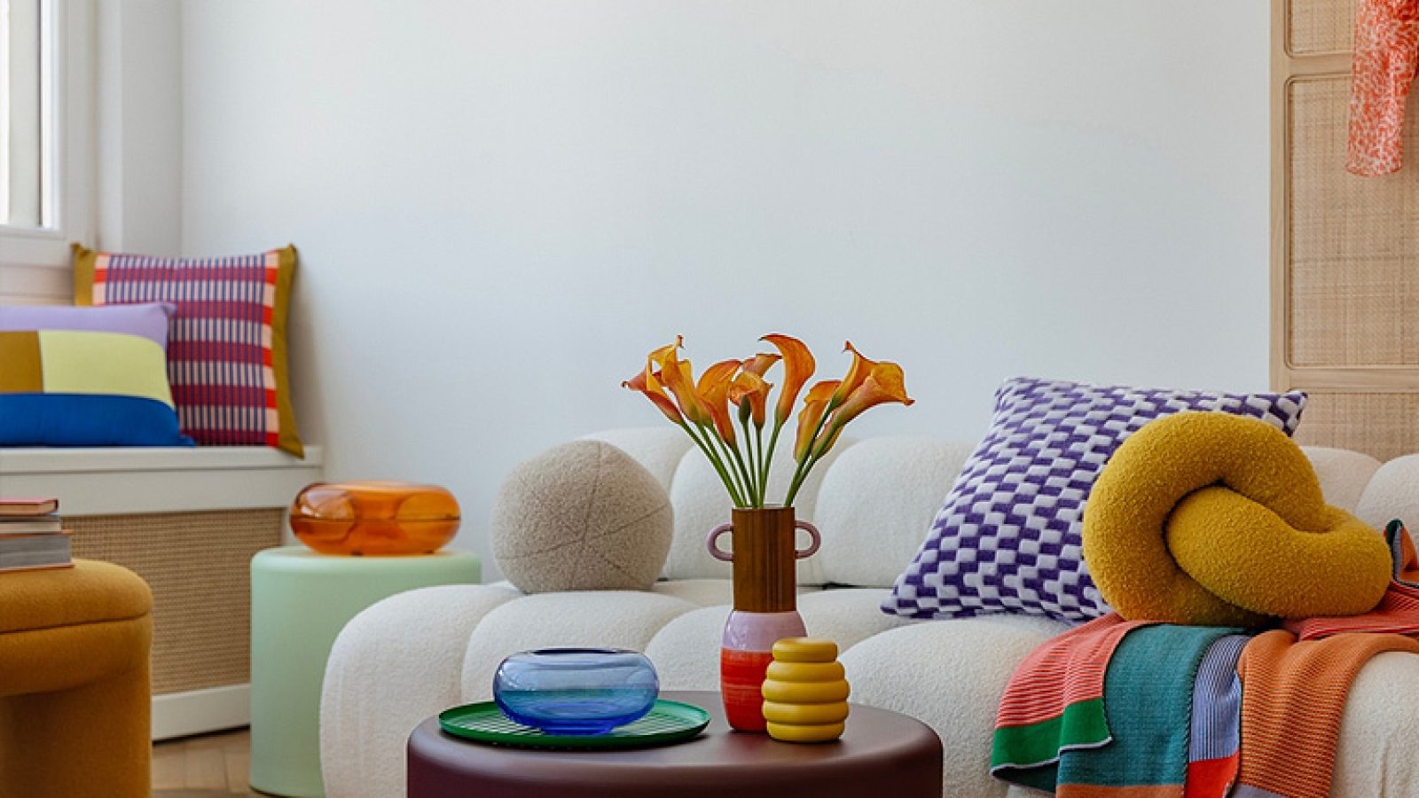 Minimalist bedroom designs with a functional working desk, clean lines, neutral tones, and space-saving furniture. Perfect for creating a serene, productive environment with modern, stylish touches.